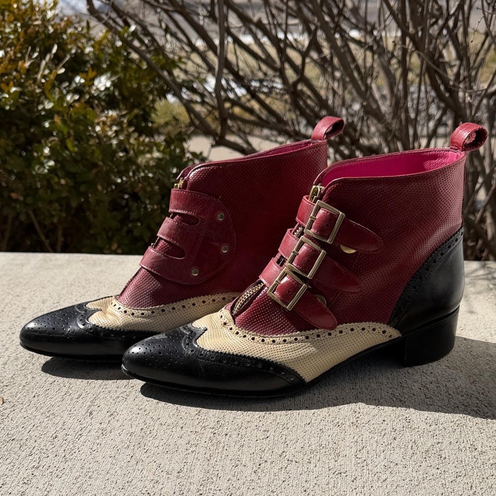 Vitello Tricolor Leather Buckle Wingtip Ankle Boots